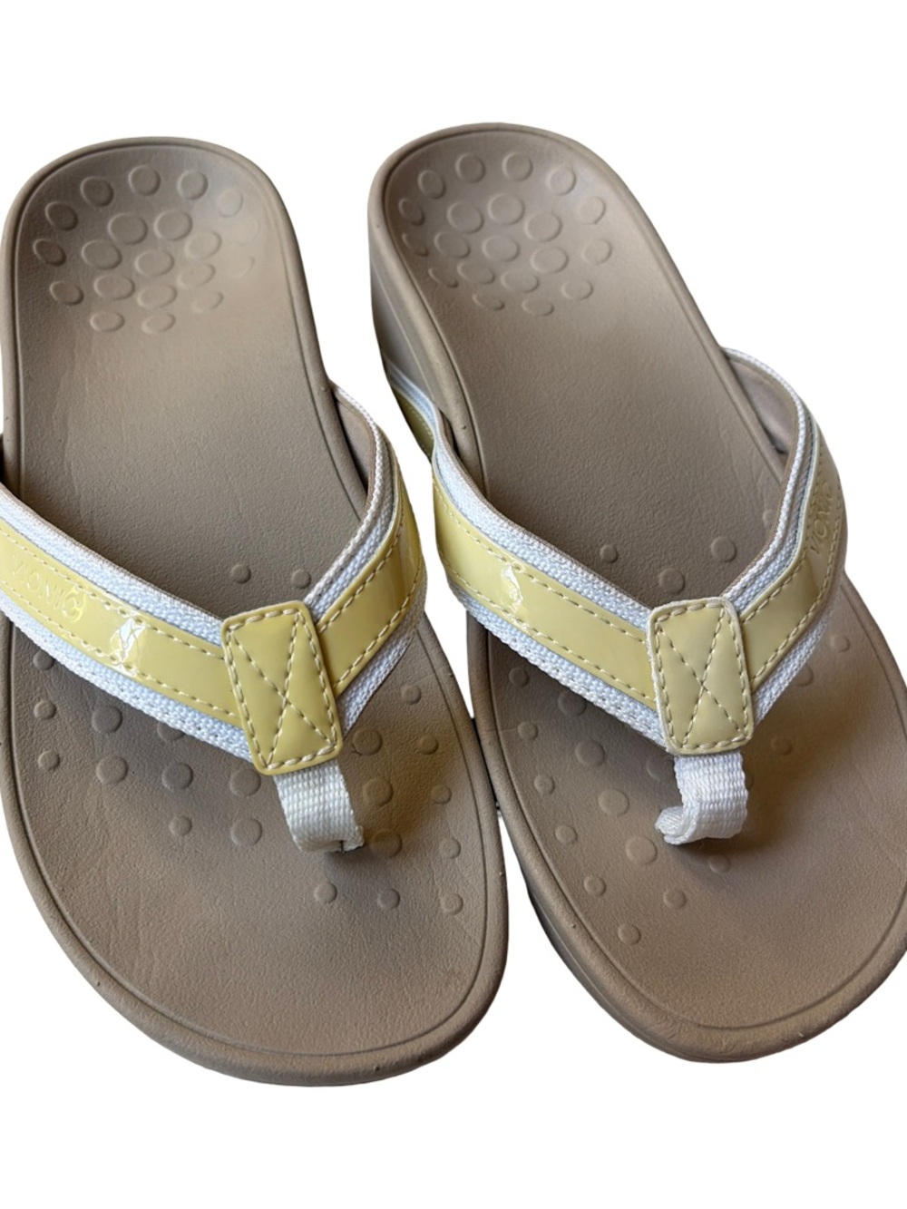 Vionic Yellow and White Patent Leather Thong Sandals